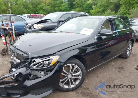 2016 Mercedes-Benz C 300 4Matic/Luxury 4Matic/Sport 4Matic из США, поврежденный, VIN 55SWF4KB8GU147398